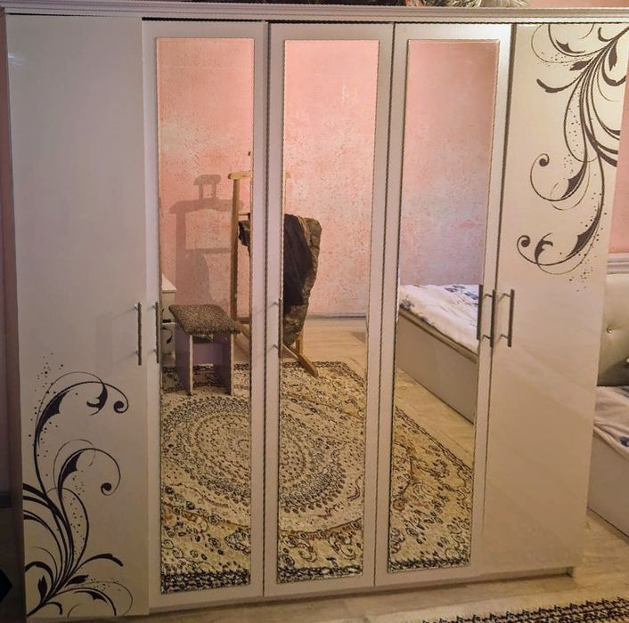 Спальный гарнитур