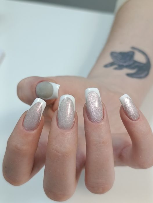 Маникюр, педикюр