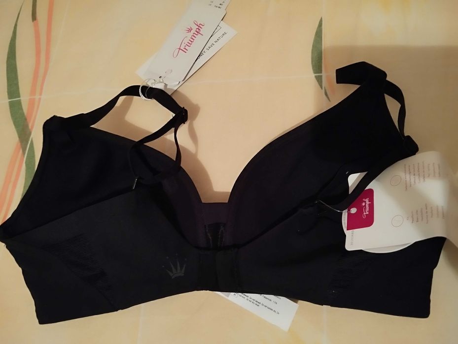 Сутиени- Guess и Triumph