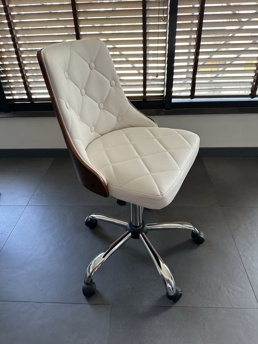 Стол на колелца Boston  с 24 м гаранция и безплатна доставка до офис