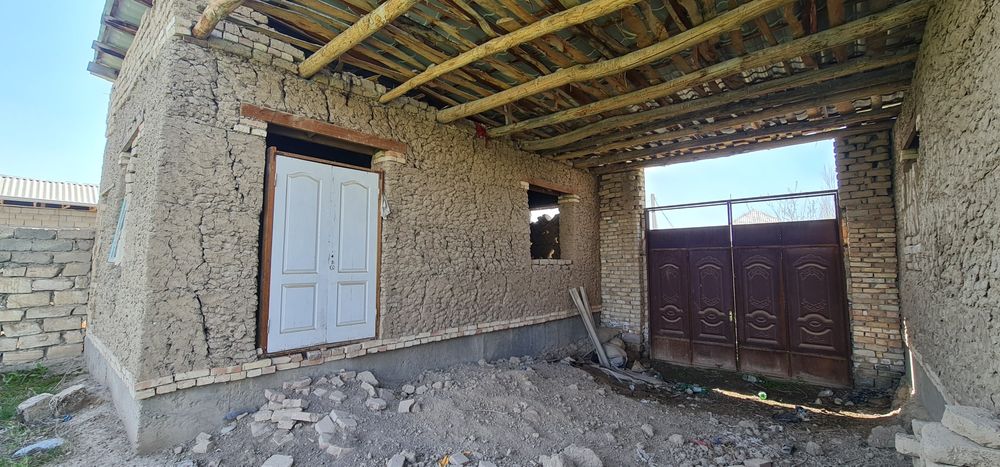Uy sotiladi 5 suth Shahrisabz shaxar Yashil diyor Obod maxallasida