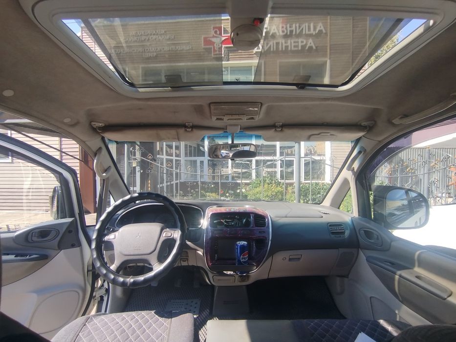 Минивэн Mitsubishi Space gear газ- бензин