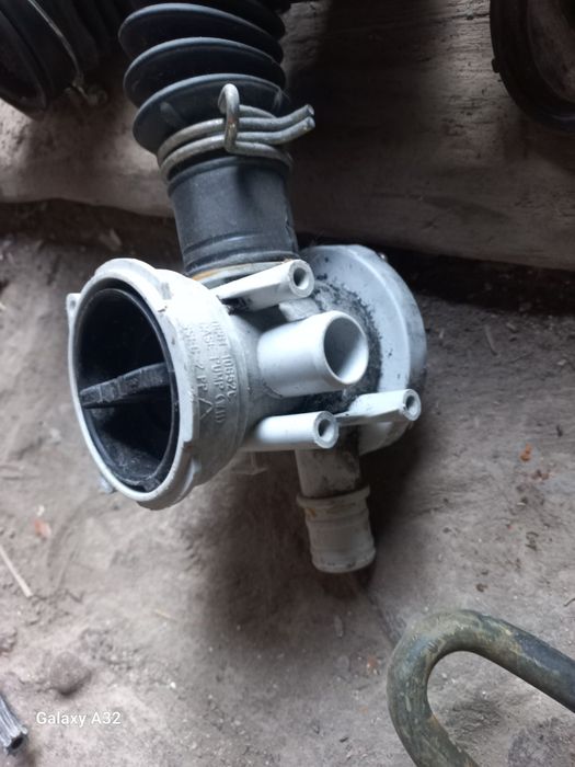 Улитка сливного насоса стиральных машин разные