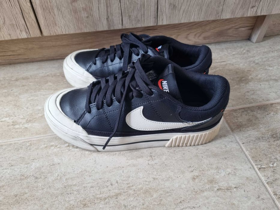 Дамски маратонки Nike