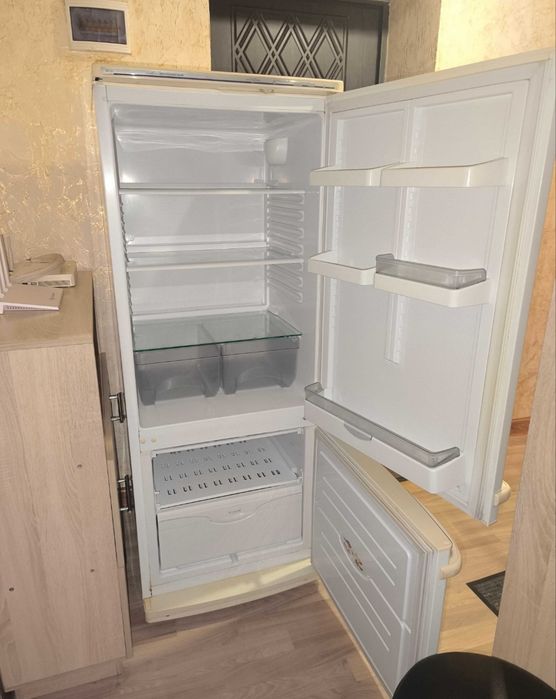 Продам холодильник Индезит