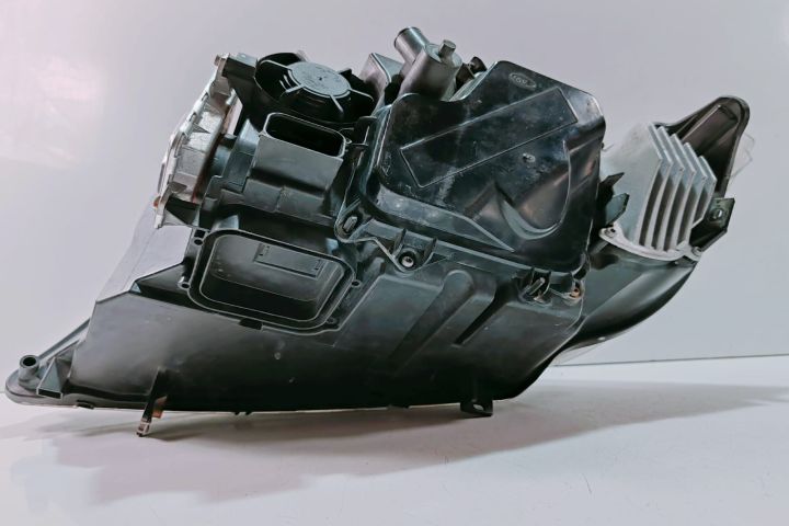 Far  Dreapta xenon adaptiv - europa 631172025849 BMW Seria 3 E90/E91/