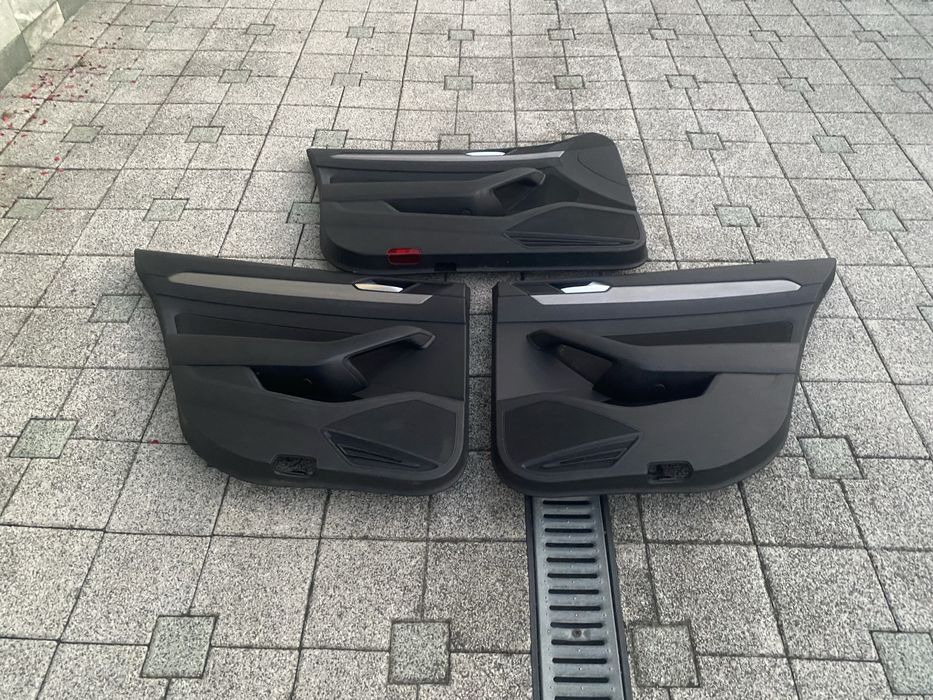 Fete usi VW pasat B8 S+D