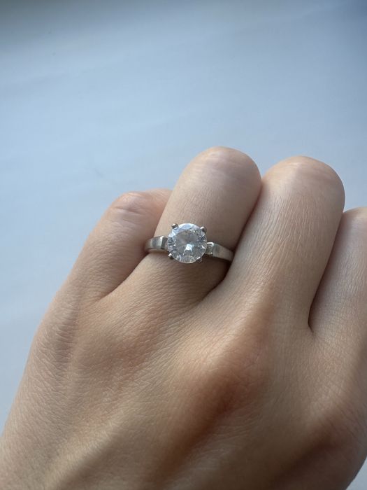 Продам кольцо серебро 925