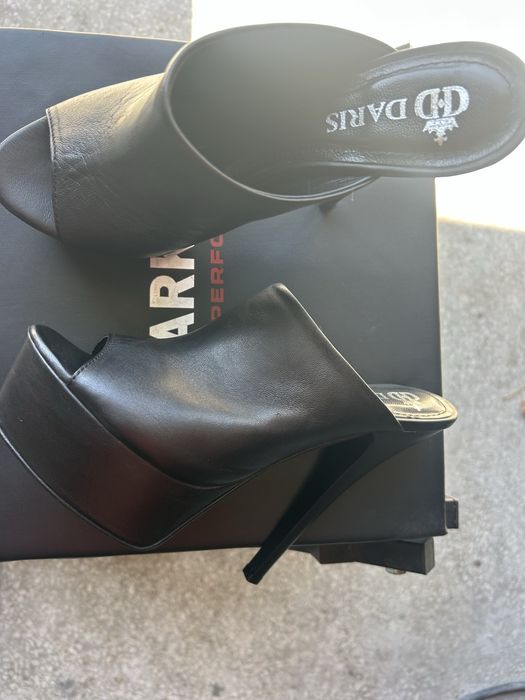 Нови сандали Daris