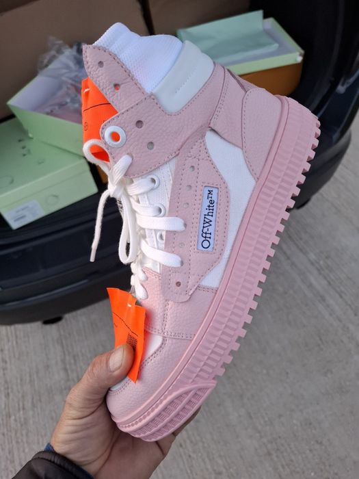 Off White 3.0. Roz .  700 RON.  36 -42