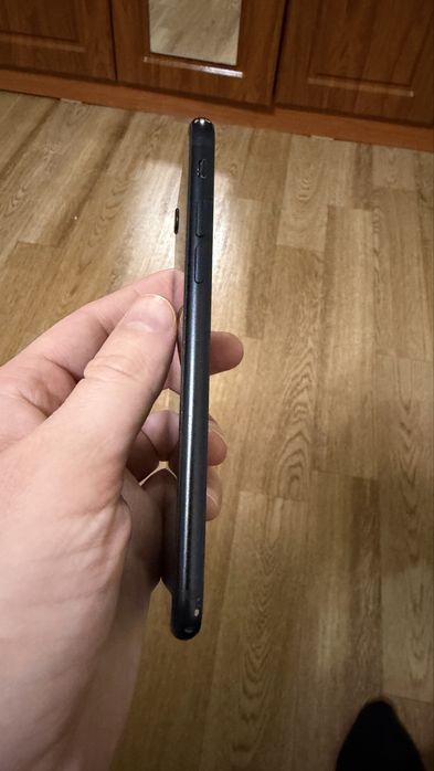 Продам iphone SE 3 Gen