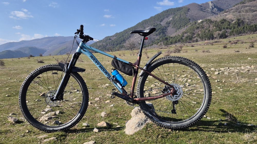 Rocky Mountain Growler