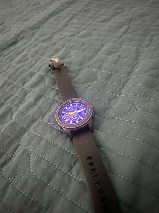 Продам часы samsung