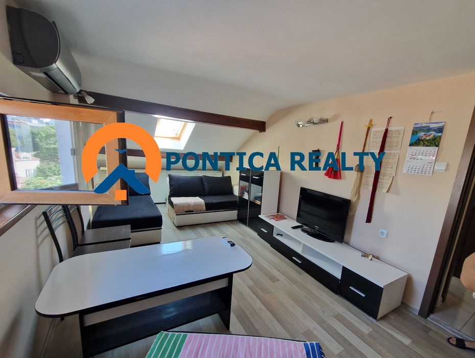 Продава се Тристаен апартамент в Бургас, Център - 60 кв.м за 1105 €/кв.м - Снимка #2