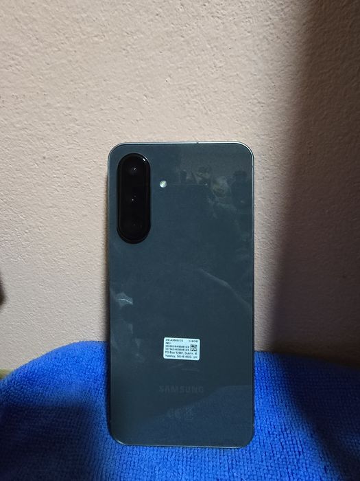 Vând Samsung galaxi a56