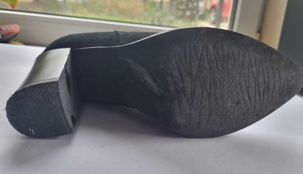 Botine negre din piele intoarsa femei