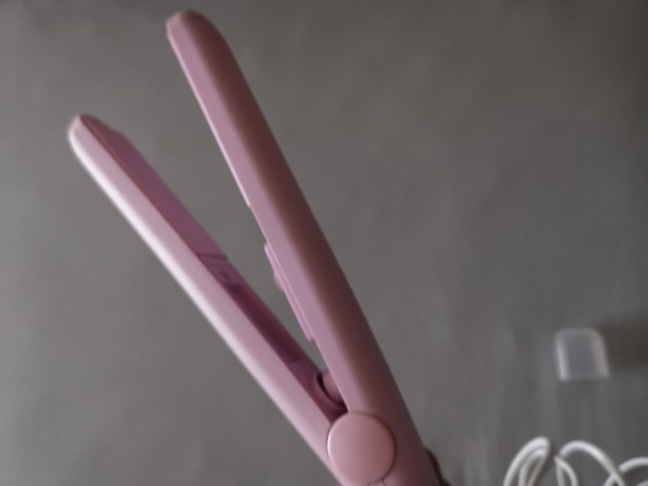 Нова детска преса за коса.