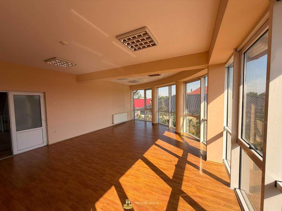 INVESTIȚIE PREMIUM | Proprietate industrială cu chiriași existenți | 4.400 mp teren | 1.700 mp construiți | Carei
