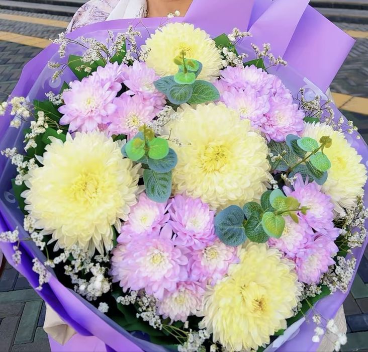 Огромный букет хризантемы