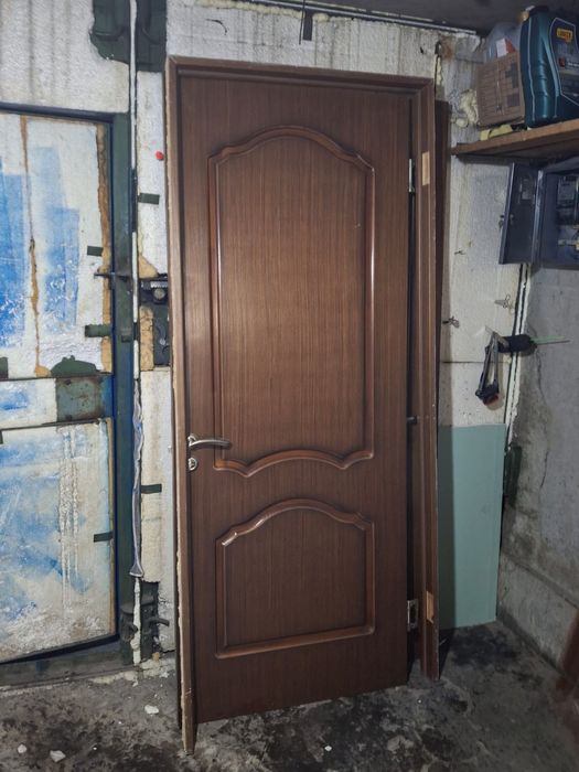 Двери деревянные