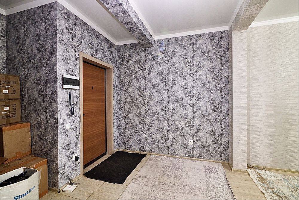 Продается 3 - х Комнатная Квартира