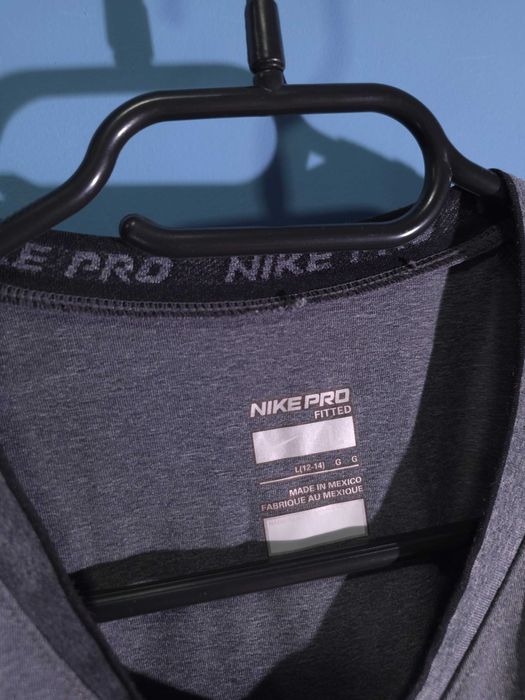 NIKE Pro Потник L