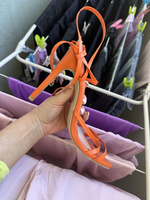 Нови оранжеви сандали 37 номер!