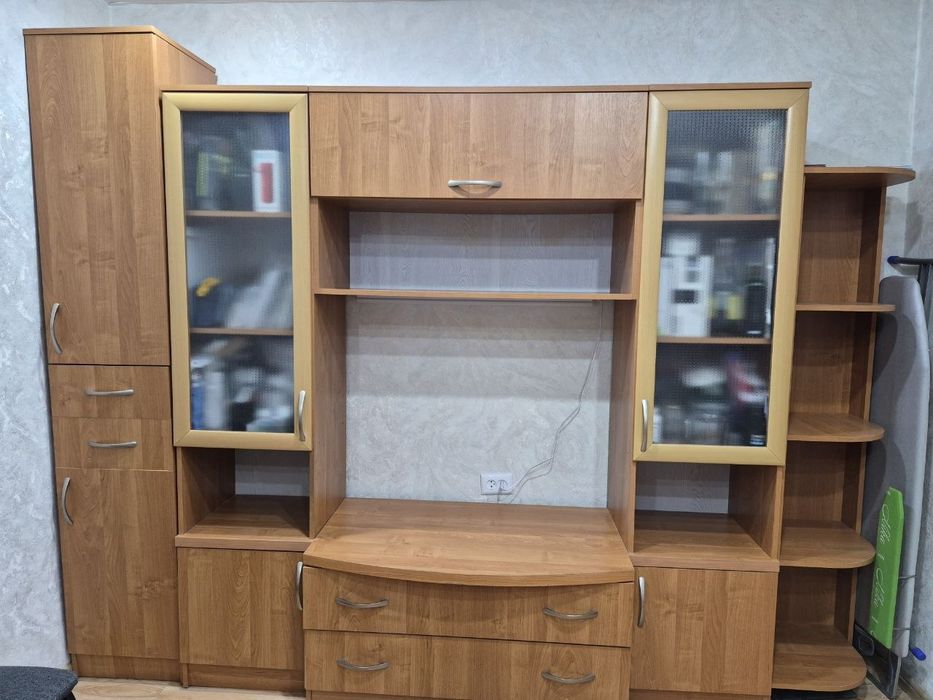 Продам стенку в хорошем состоянии.