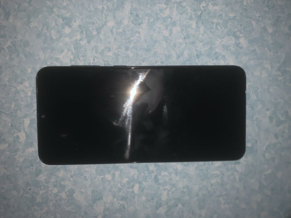 Samsung a30  garatiyasi bor