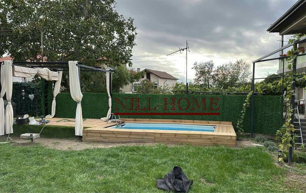 Поцинкована мрежа с декорация(изкуствена трева) 4мм тел/40мм око