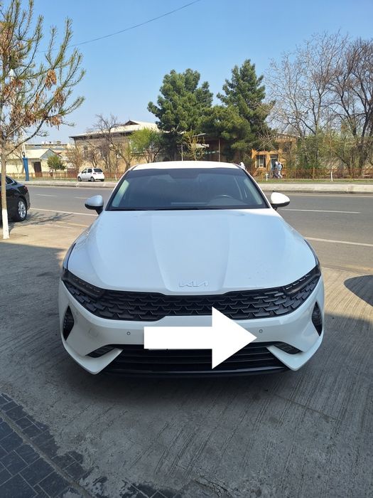 KIA K5 белый идеальное состояние своя машина