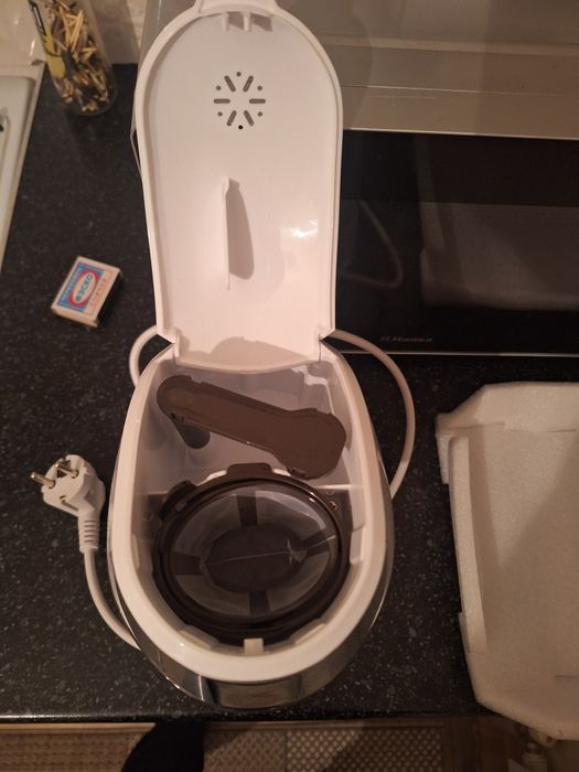 Кофеварка Konka .