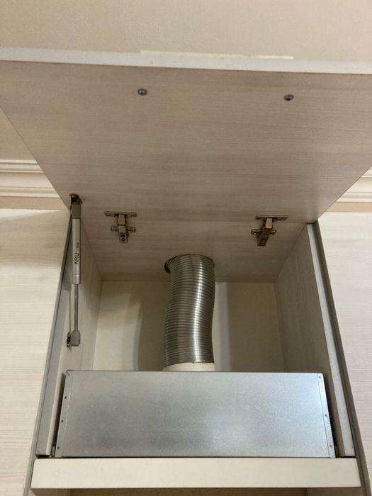 Кухонный Гарнитур с Вытяжкой