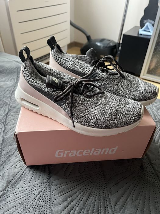 Различни видове маратонки