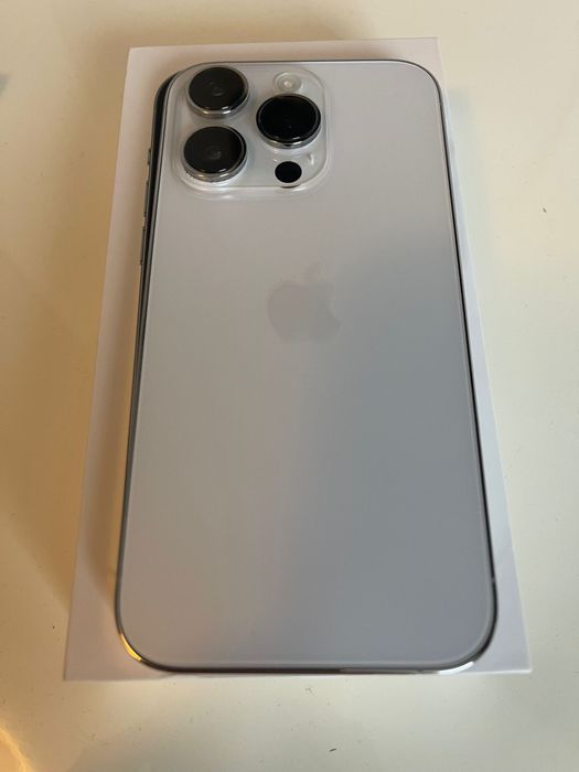 Iphone 14 Pro Impecabil + husa Guess