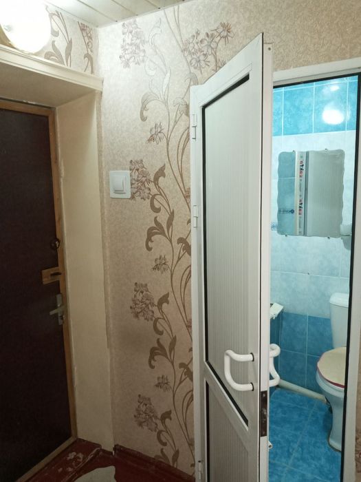 Продам свою 1 комнатную квартиру переделанная в 2х на Юнусабаде