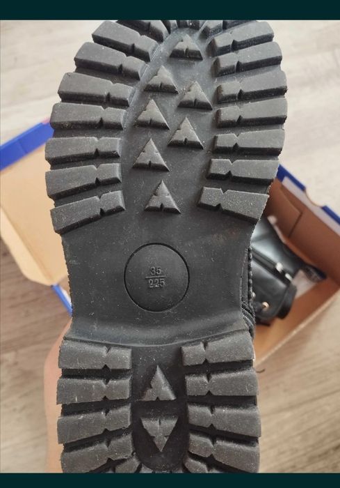 Ботинки для девочки