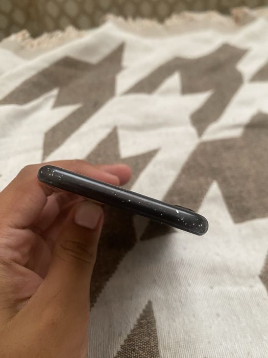 Продам iphone SE2