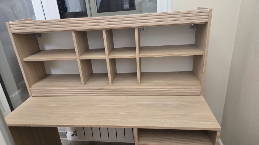 Письменный стол и стеллаж