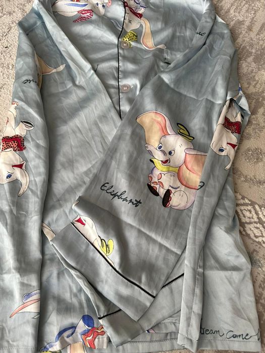 Одежды 1000.тг..