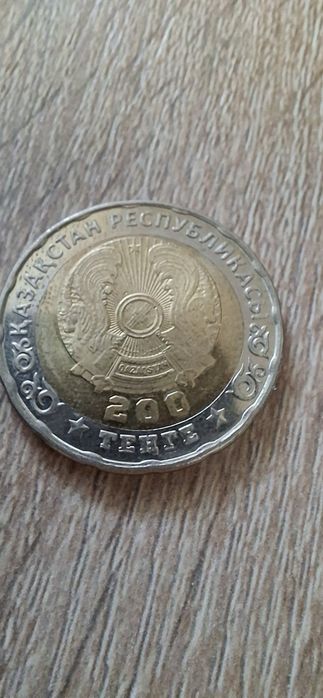 Продам монеты 100,200,1000