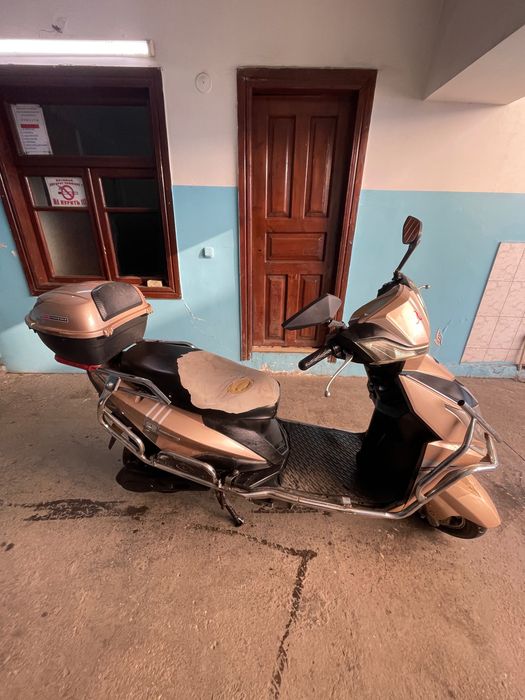 Elektron skuter sotiladi