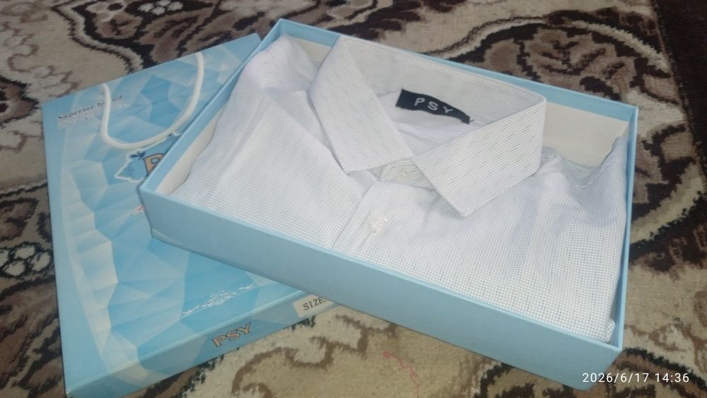 Erkak uchun oq kóylak PSY