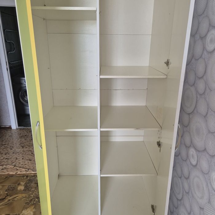 Продам шкаф срочно