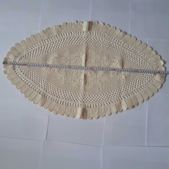 Бежови покривки, плетени на една кука