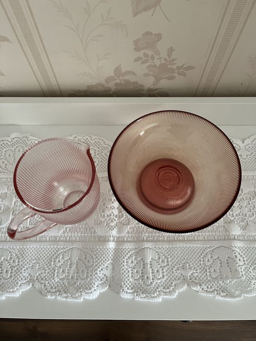 Set , carafa si fructiera din sticla .