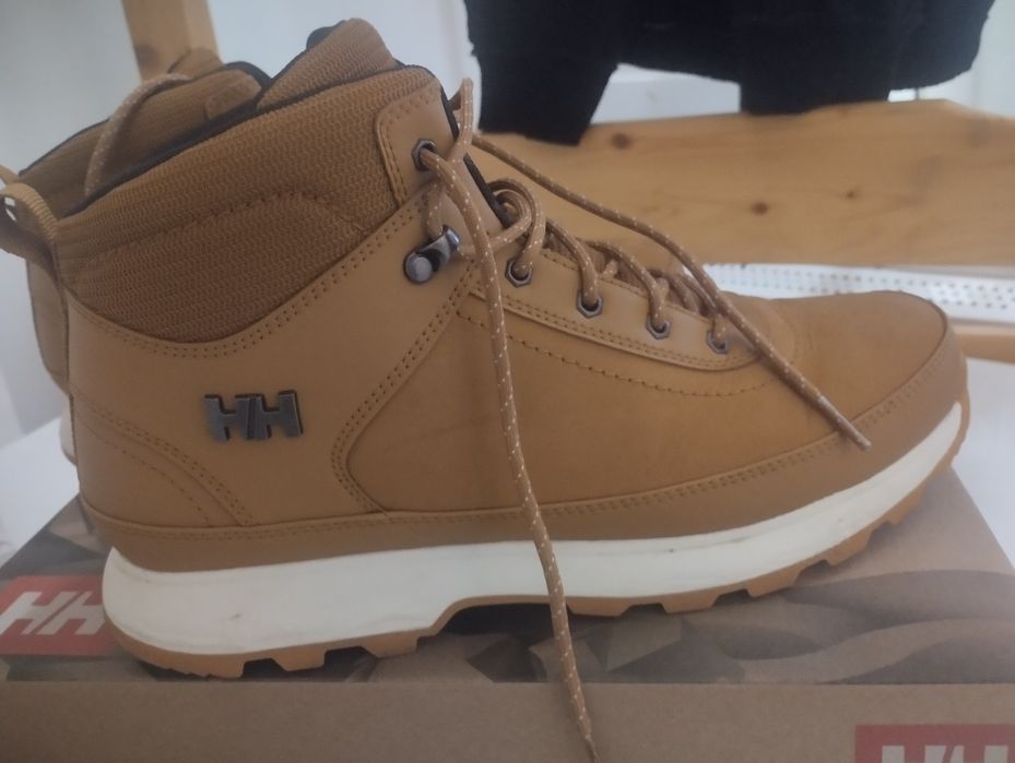 hailey hansen calgary 2