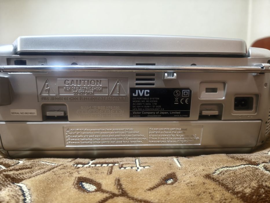 Radio casetofon cu CD JVC