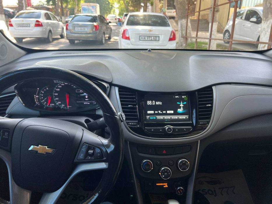 Tracker автомобиль