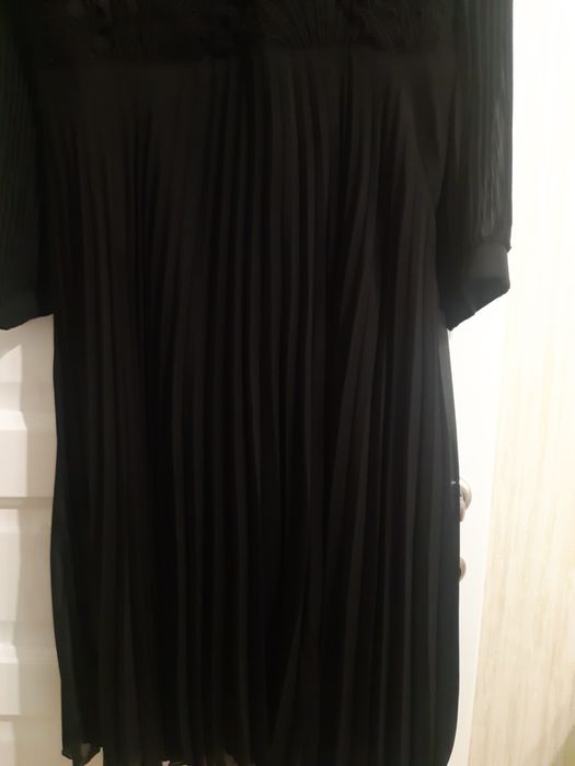 Продам платье черное нарядное